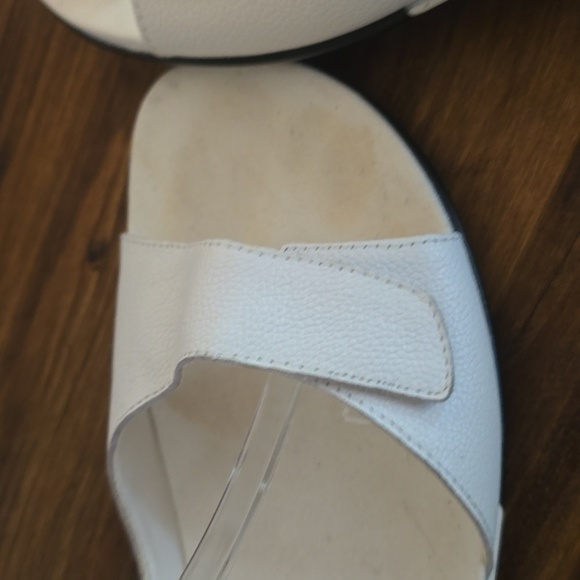 Easy Spirit Womens White Leather Adjustable Sandals Strappy Minimalist Sz.10 - Picture 10 of 11
